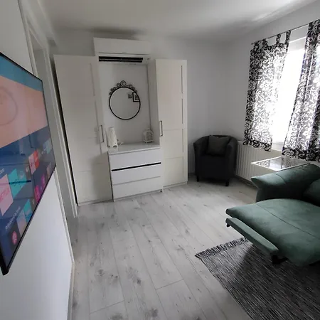 Neza Balcony Mountain View Apartment *