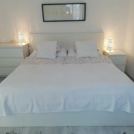 Апартаменты Neza Balcony Mountain View